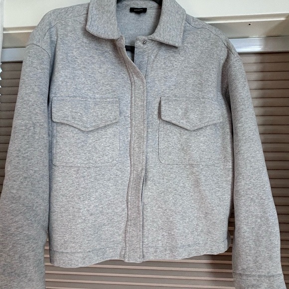 Cropped Shacket Style Top - Picture 2 of 4